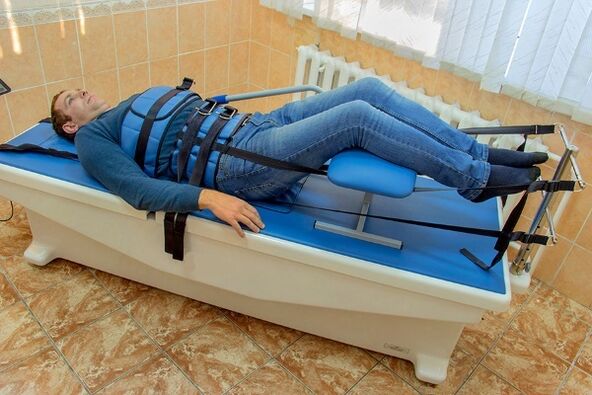 Die Traktion der Wirbelsäule zur Osteochondose